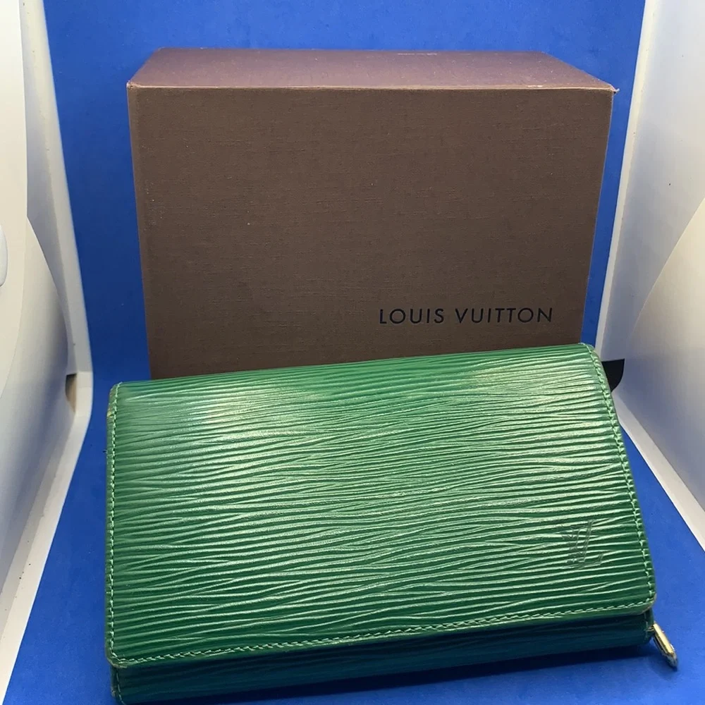 Louis Vuitton Epi vintage Tresor wallet - Picture 1 of 12